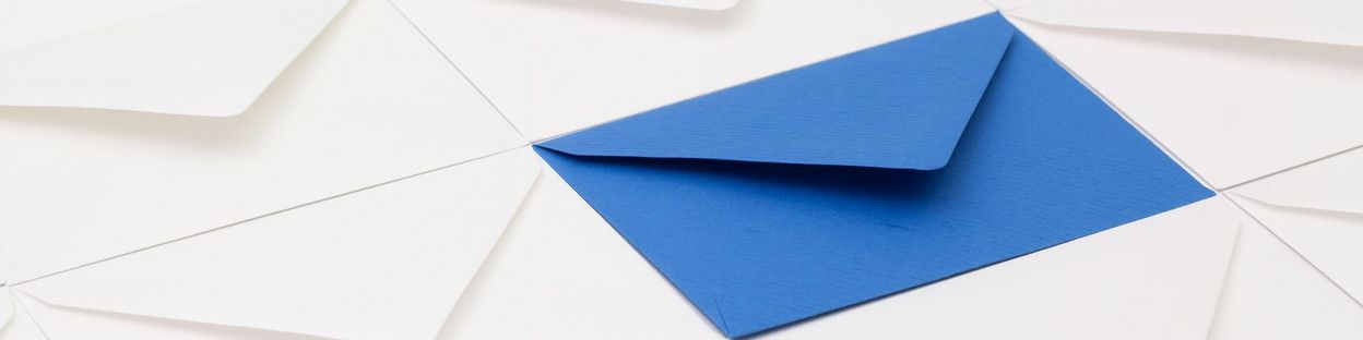 Blauer Briefumschlag
