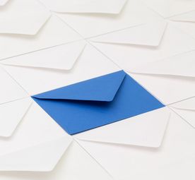 Blauer Briefumschlag