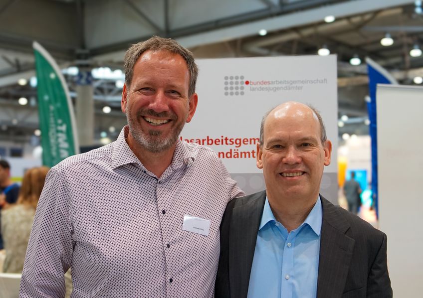 Andreas Gleis (Geschäftsführer BAG-Landesjugendämter) und Gerald Häcker (Dezernatsleiter KVJS-Landesjugendamt)