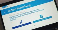 Tablet zeigt Online-Bewerberportal