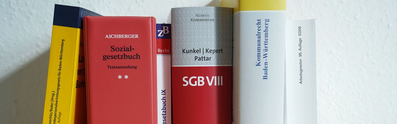 Gesetzesbücher